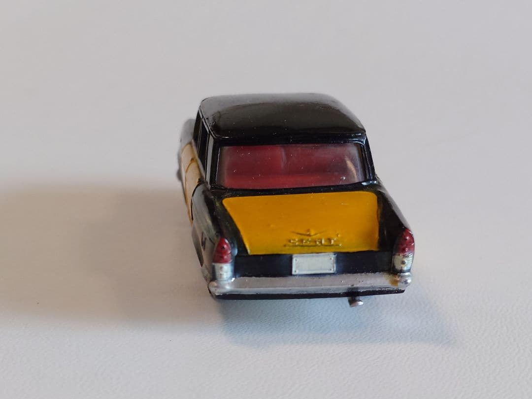 ミニカー Dalia Solido NO.8 SEAT 1500 NO.9 RENAULT