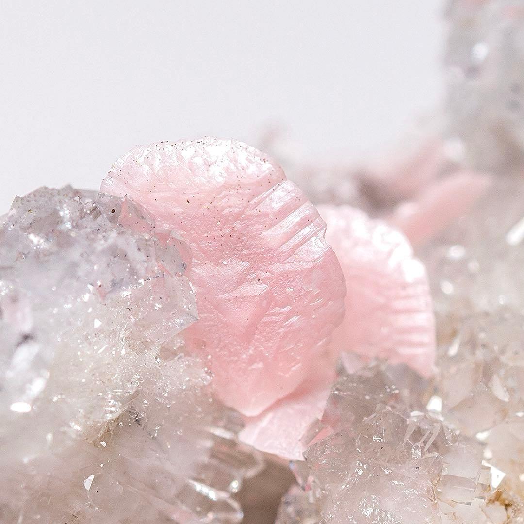 中国 ロードクロサイト フローライト 天然石 原石 鉱物標本 鉱石 蛍石 725