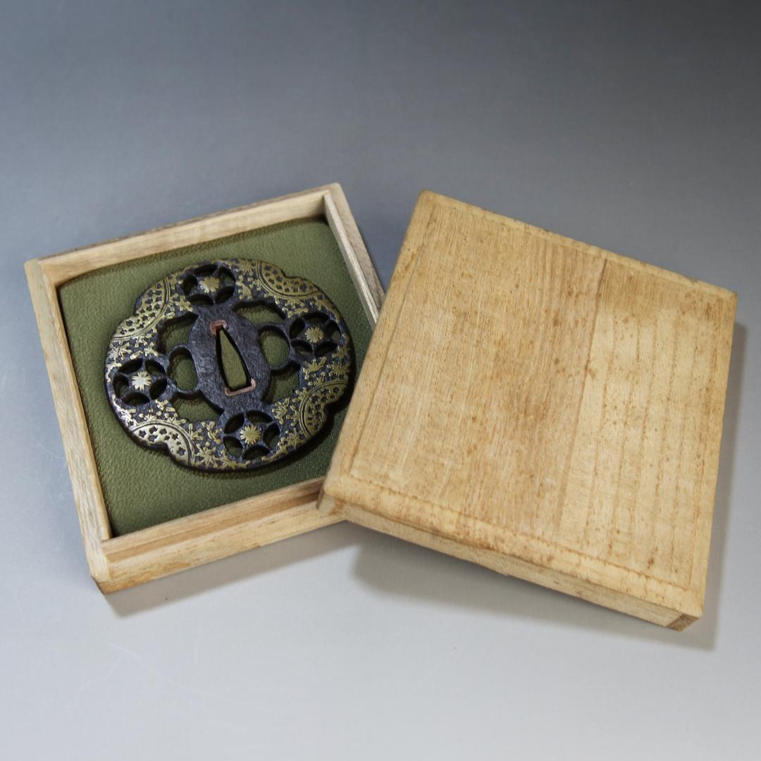 【真鍮象嵌 与四郎鍔】(認定書・鍔箱付き) 鍔 鐔 刀装具 日本刀 武具 骨董