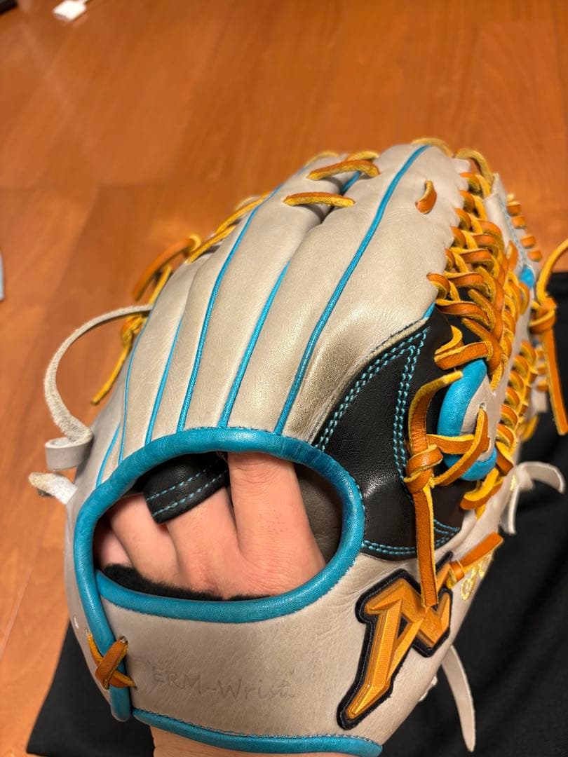 Atoms 野球グローブ牧秀悟選手モデルオーダー硬式用