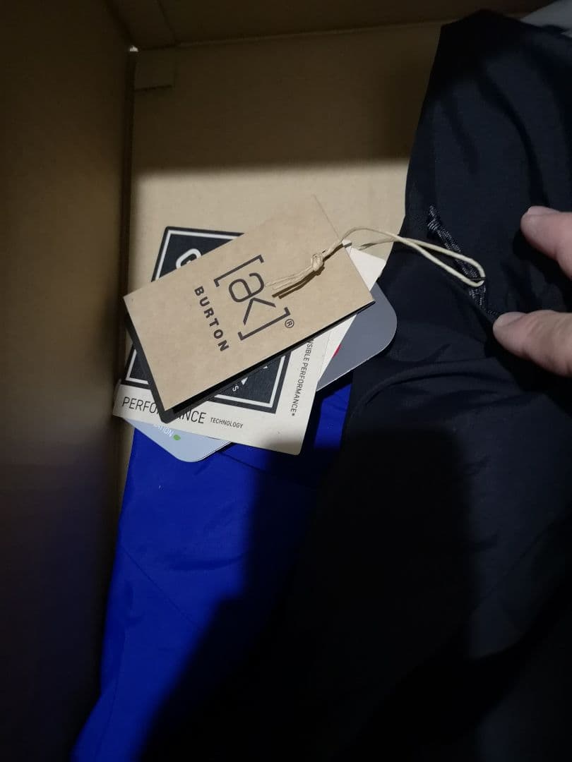 ​【新品】定価7.5万 BURTON AK Swash ジャケット M(日本L)