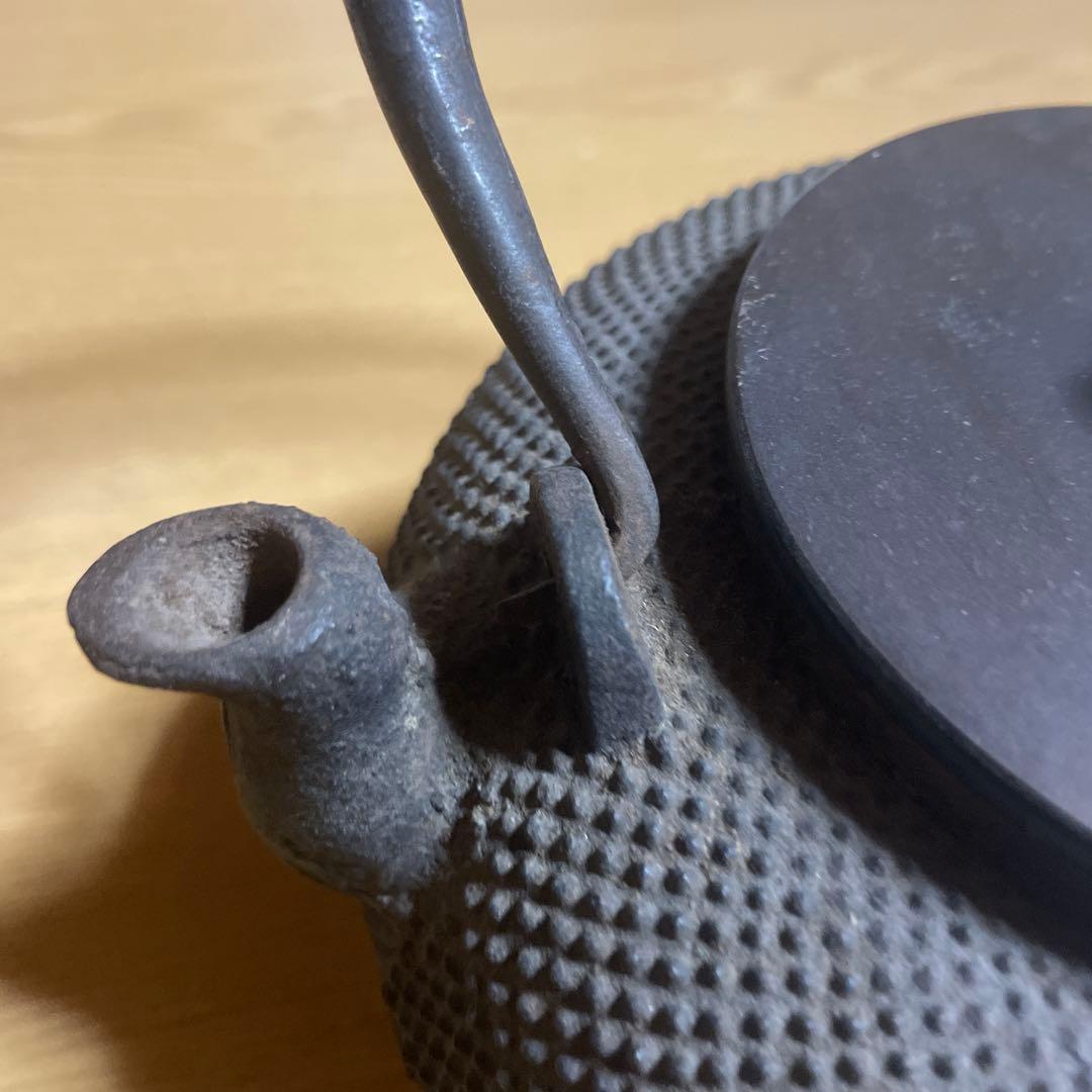 鋳鉄製の凹凸デザイン鉄瓶、急須 まろみアラレ