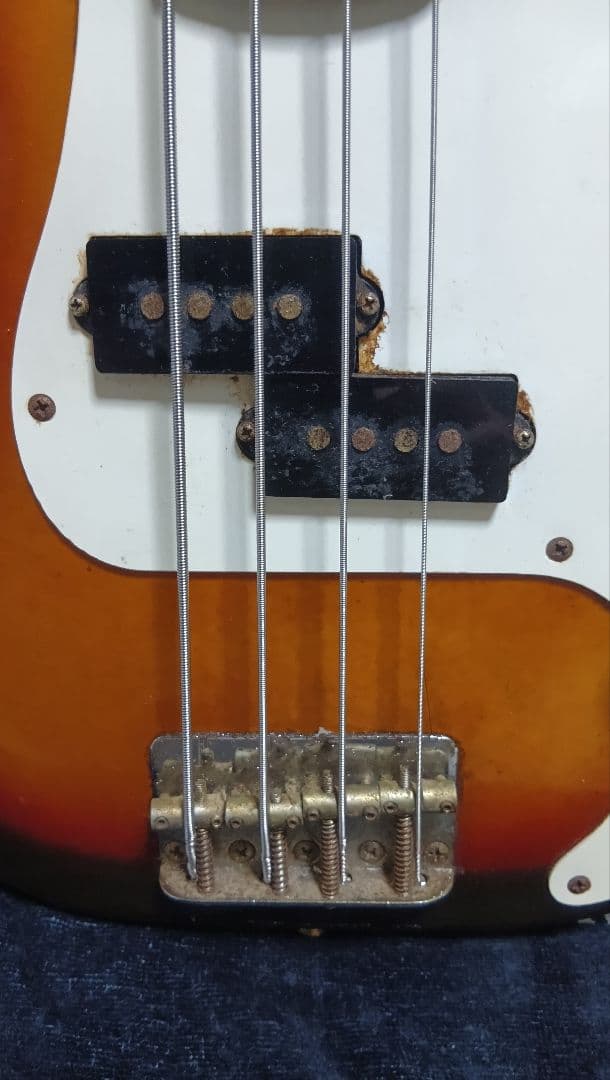 Fender Precision Bass サンバースト 4弦