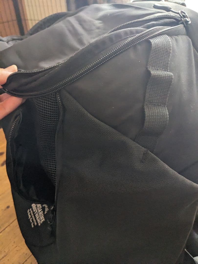 マンダリンブラザーズ　ウインストンハグバック ラージ　ブラック