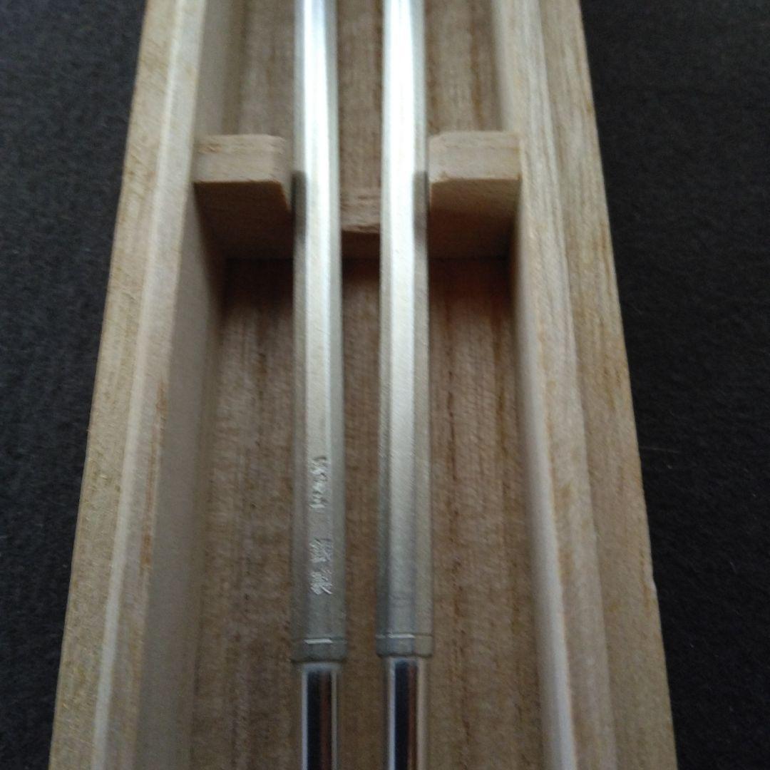 火箸　金屋五郎三郎作　南鐐（銀製）椎頭八稜火箸　共箱