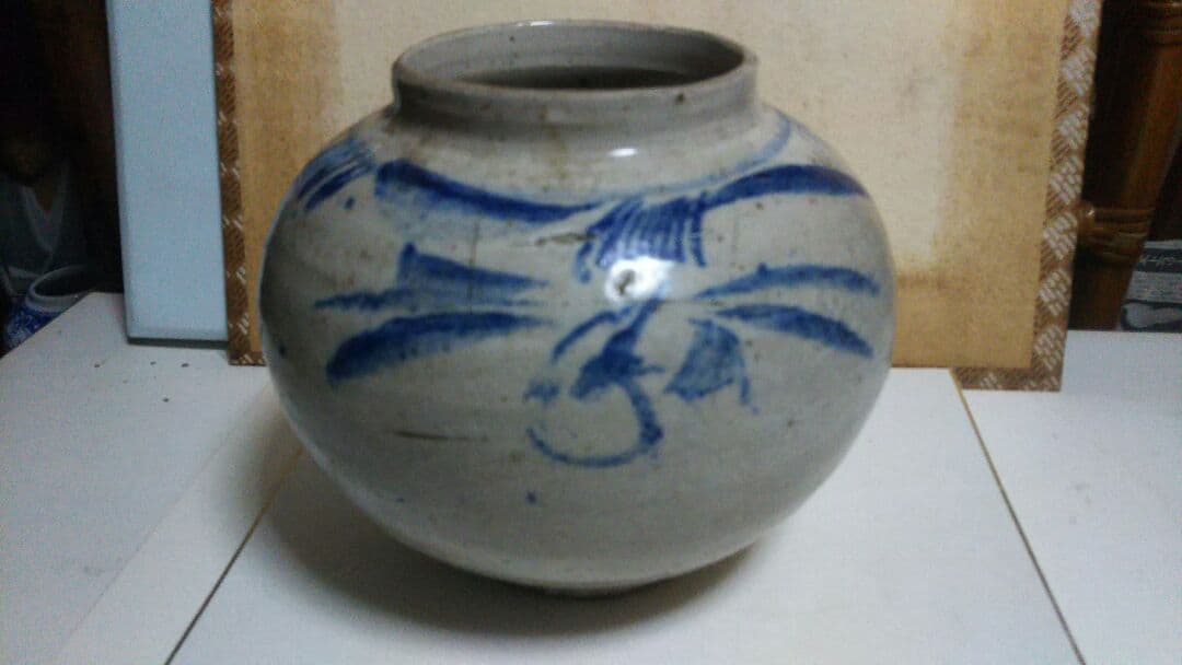 李朝染付け壷李朝初期です