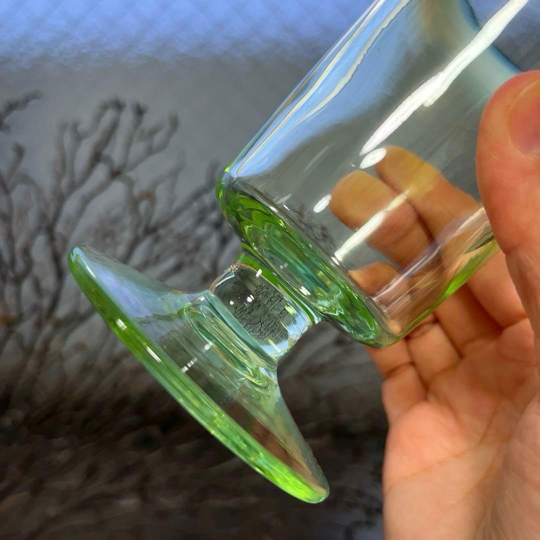 骨董　時代ガラス　超希少！　水色乳白暈し　ベル型　若草色ガラス　氷コップ