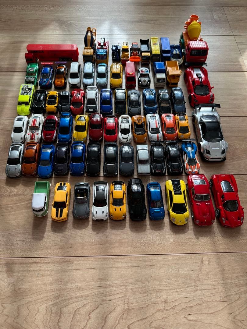 トミカ、トミカプレミアム、ホットウィール他70台まとめ売り　バラ売り不可