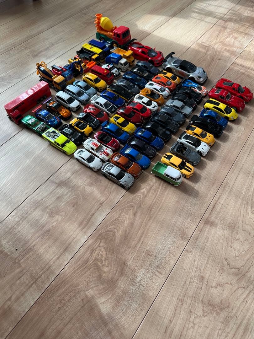 トミカ、トミカプレミアム、ホットウィール他70台まとめ売り　バラ売り不可