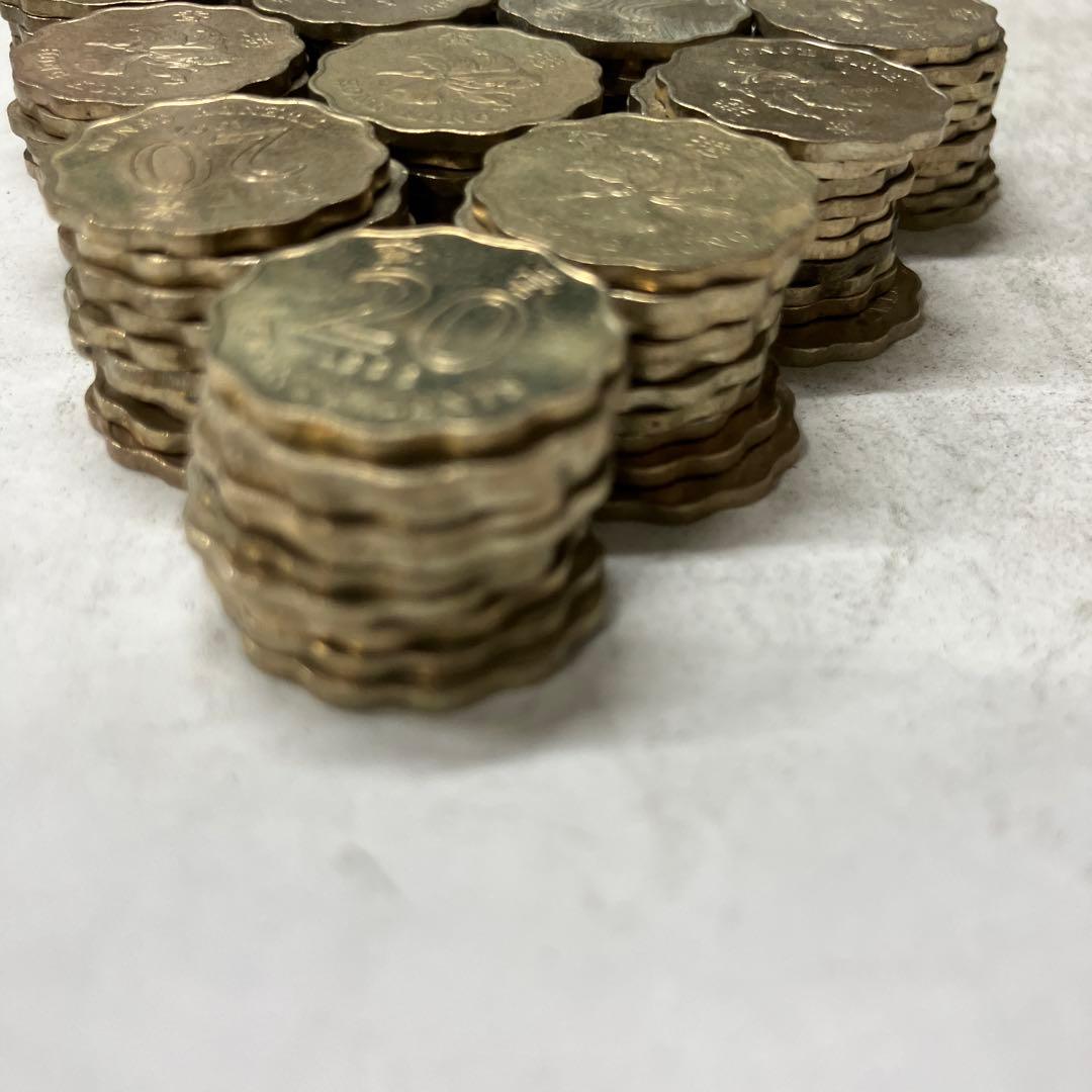 香港　20セント　新硬貨　古銭　