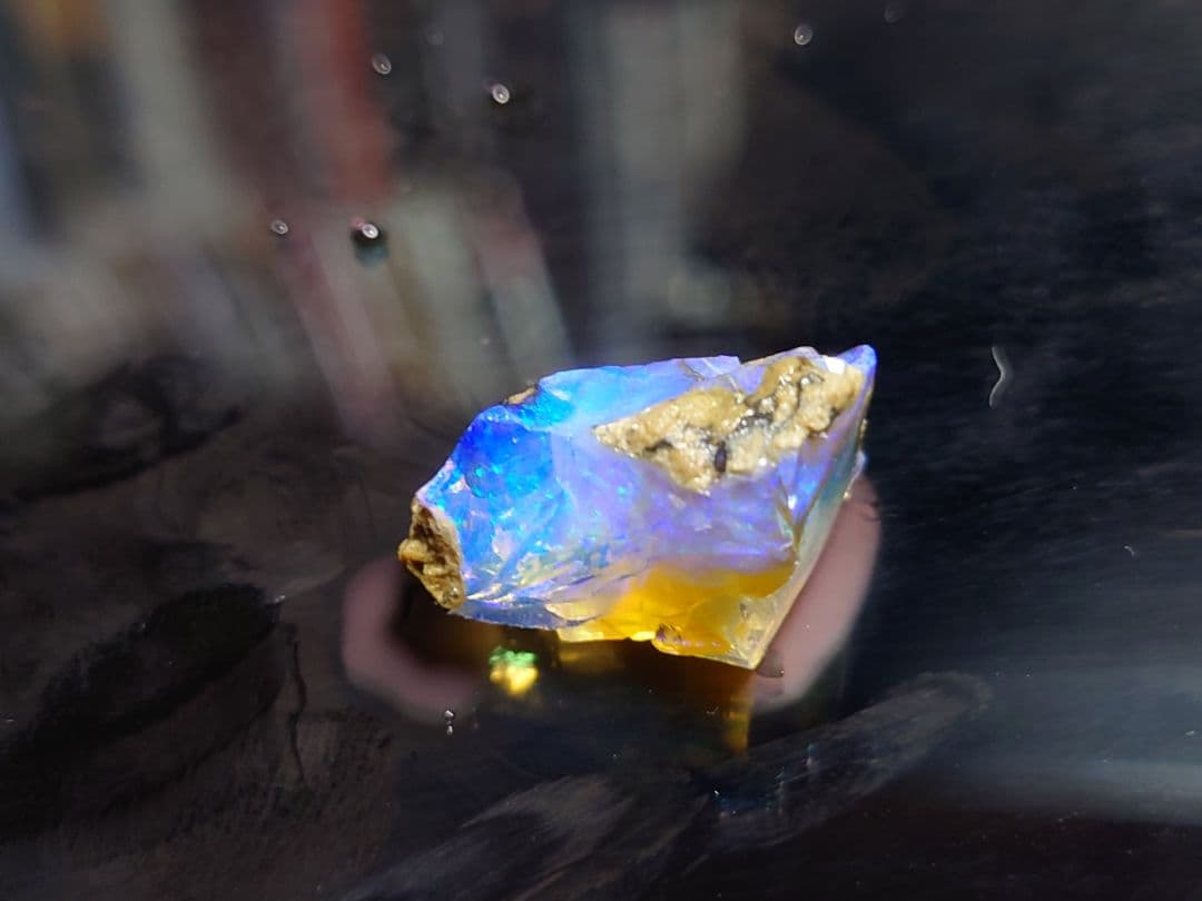 エチオピア　オパール　ピンファイア　星空のような　鉱物　標本　原石　チョーク