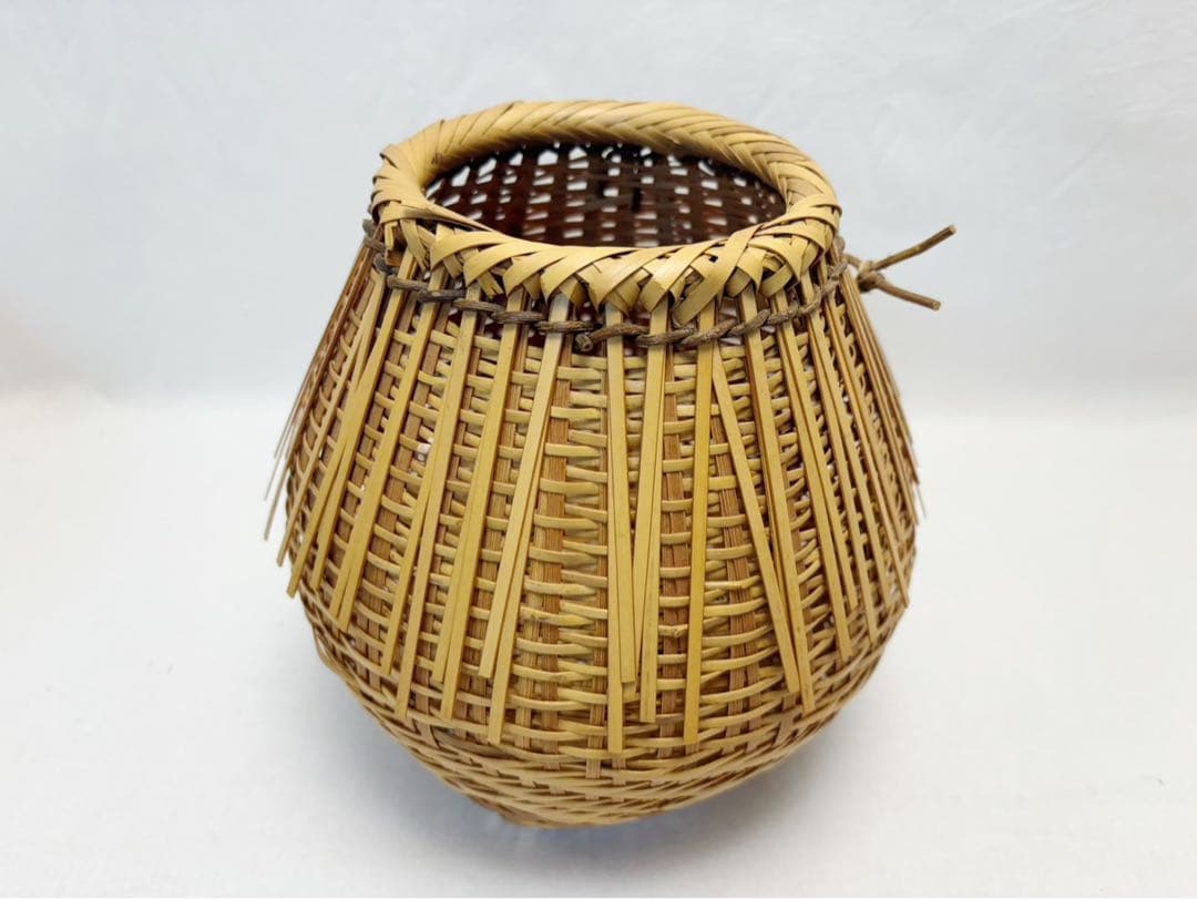 華道具 白竹 桂籠 竹花入 茶道具 竹工芸 天然竹製 竹篭 竹細工 生花 茶室