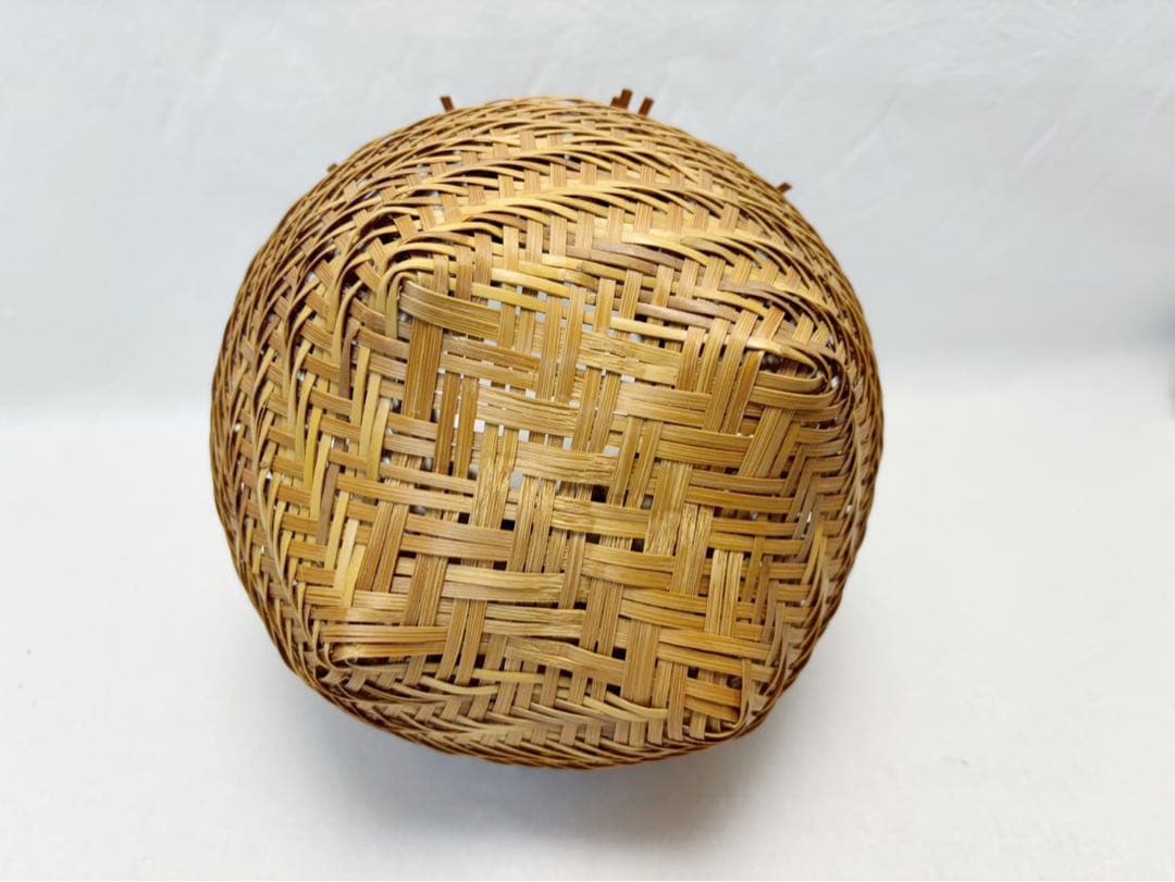 華道具 白竹 桂籠 竹花入 茶道具 竹工芸 天然竹製 竹篭 竹細工 生花 茶室