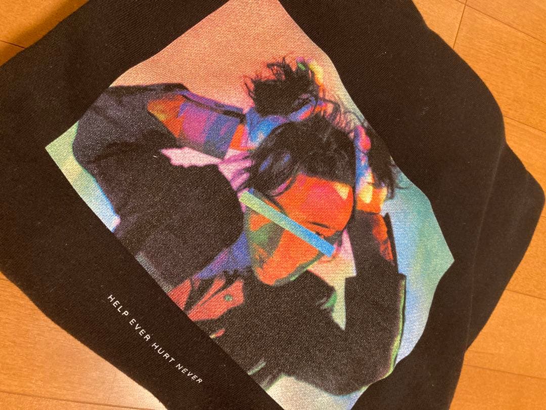 藤井風　HEHN カラフルグラフィック ブラックフード付きパーカー