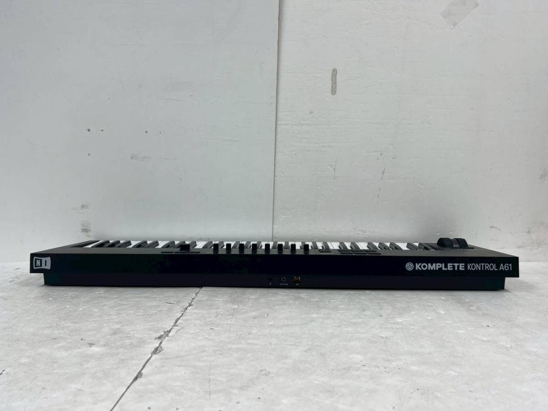 DTM・DAW NATIVE INSTRUMENTS KOMPLETE KONTROL A61