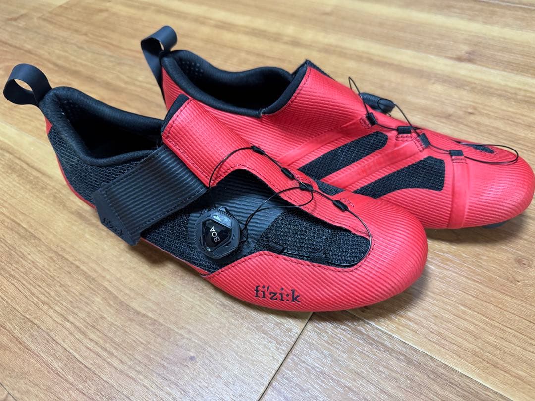 fi'zi:k フィジーク　サイクリングシューズ レッド/ブラック　26cm