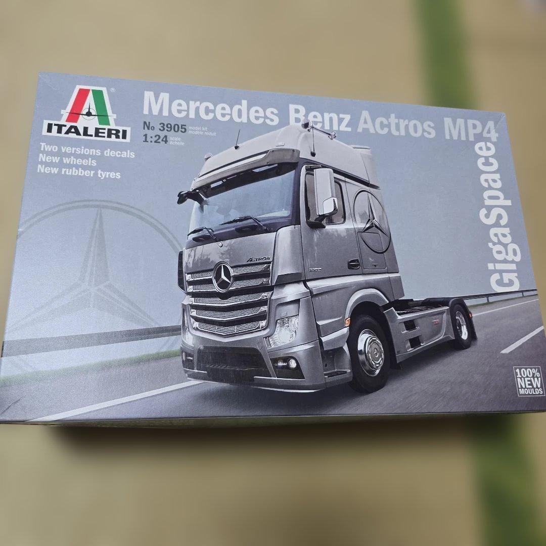 ITALERI メルセデス・ベンツ アクトロス MP4 ギガスペース 1:24