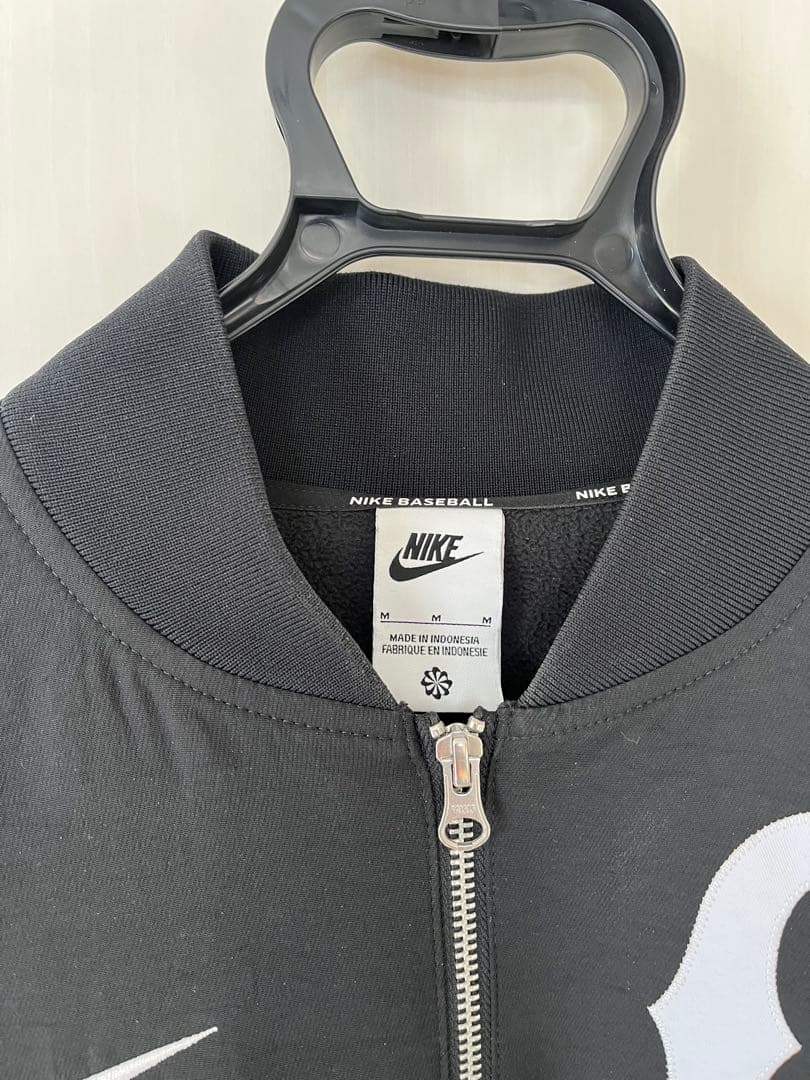 希少 読売ジャイアンツのNIKEグランドコート