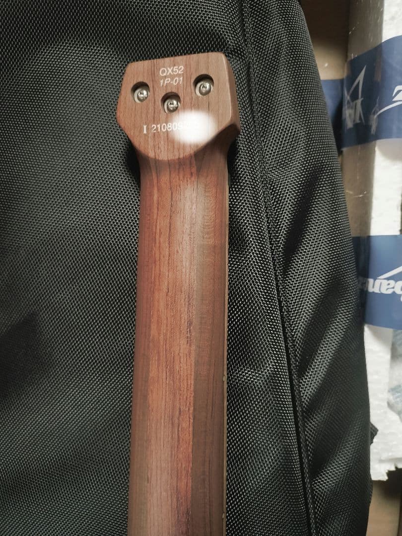 Ibanez QX52-BKF ヘッドレスギター バーズアイ