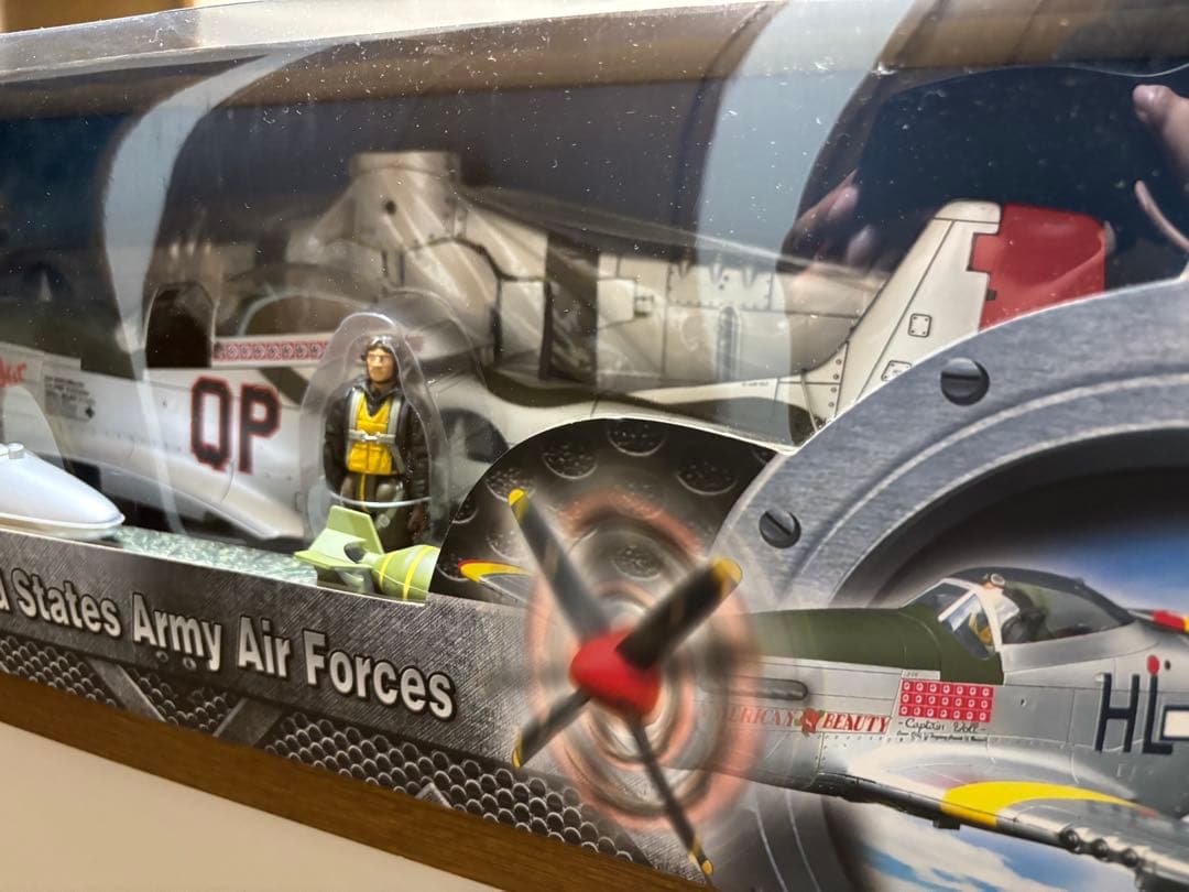 新品BBIエリートフォース製1/18 P-51Dマスタング