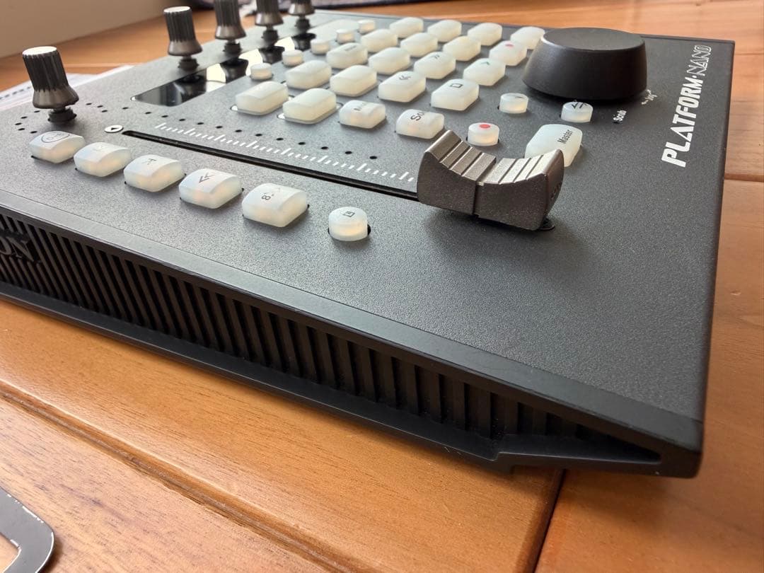 iCON PLATFORM NANO コントローラー