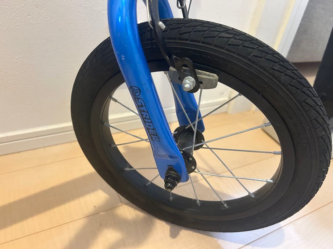 人気　ストライダー 14x 青　bernヘルメット付き　幼児自転車　子供
