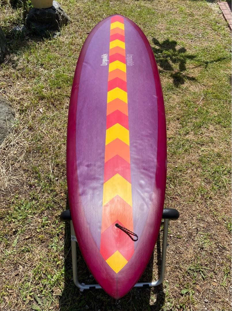 メル　トラヴィスレイノルズ　サーフボード　VISSLA ミッドレングス