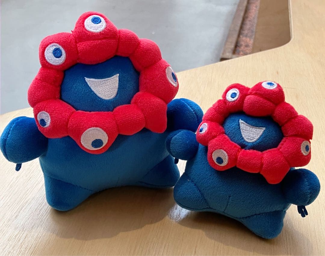 ミャクミャク もっちり ぬいぐるみ 2点 もっちり 立 ミニ ボールチェーン