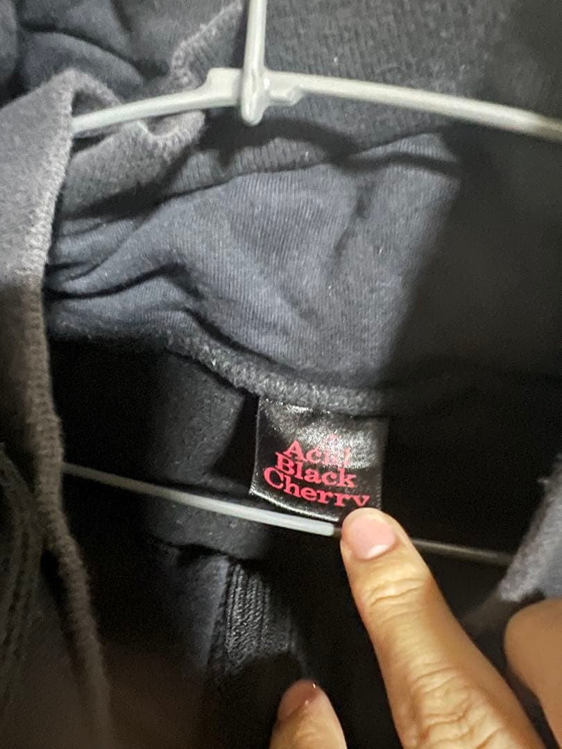 Acid Black Cherry ボリュームネックパーカー