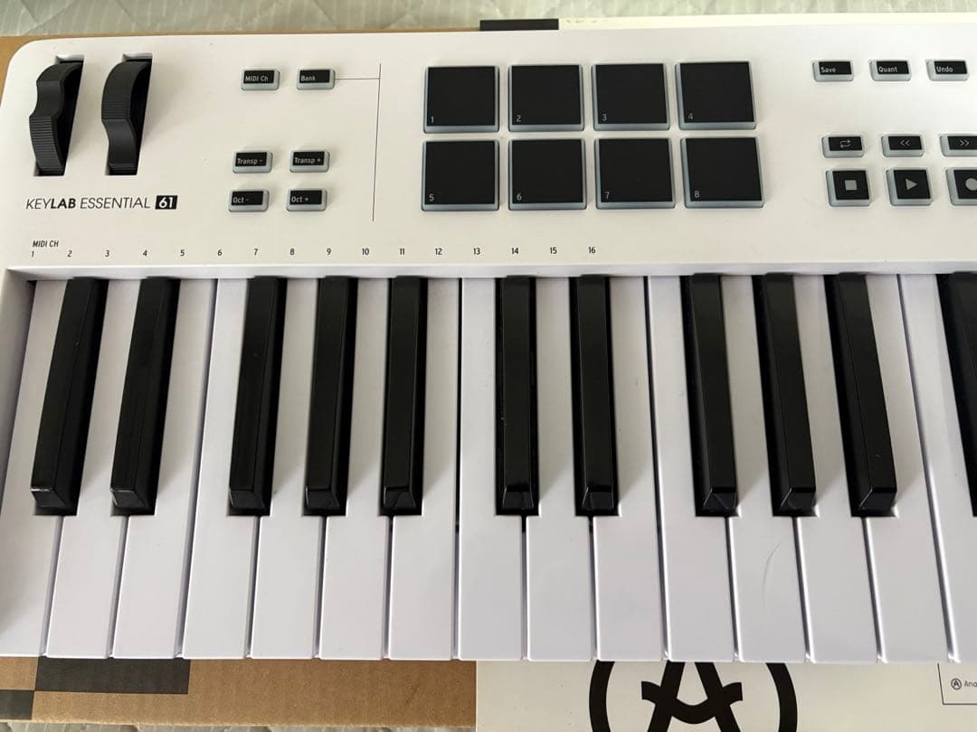 カ*ズ様 KEYLAB ESSENTIAL 61 元箱あり