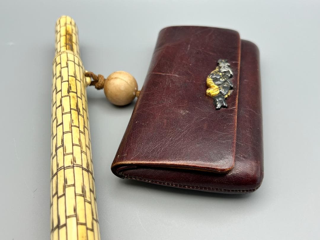 江戸明治時代　生肖図　金銀象嵌　極上骨製手彫キセル入れ　大玉根〆　銀製キセル