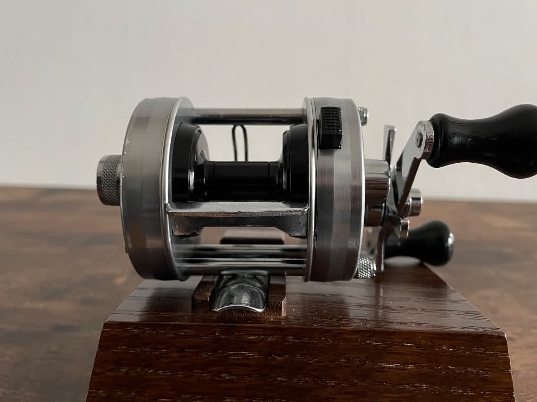 ABU Ambassadeur 2500C アブ アンバサダー ブロンズプレート