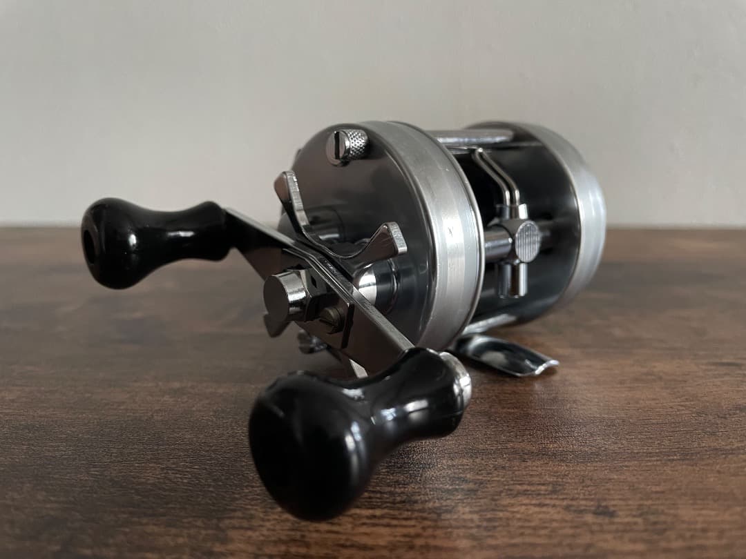 ABU Ambassadeur 2500C アブ アンバサダー ブロンズプレート