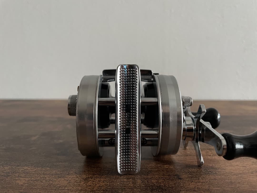 ABU Ambassadeur 2500C アブ アンバサダー ブロンズプレート