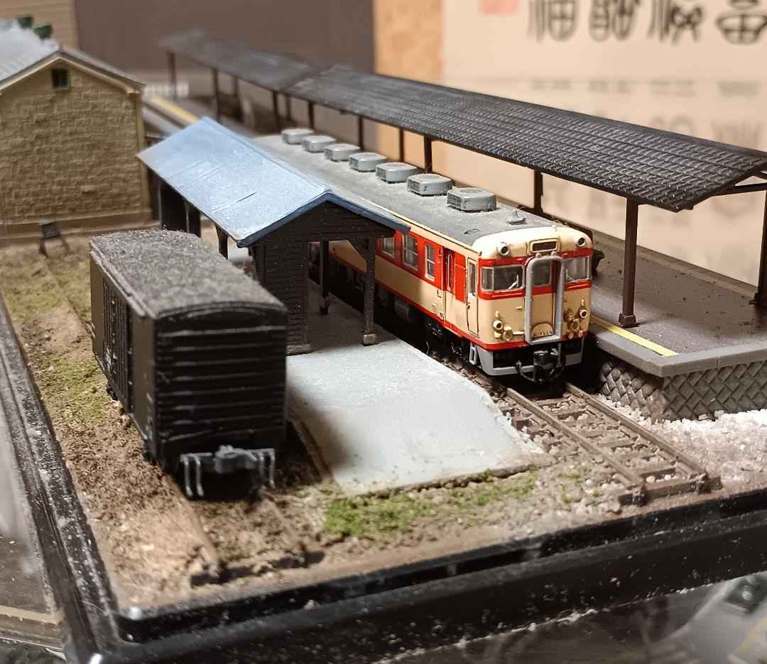 Nゲージ鉄道模型セット 駅舎・車両付き