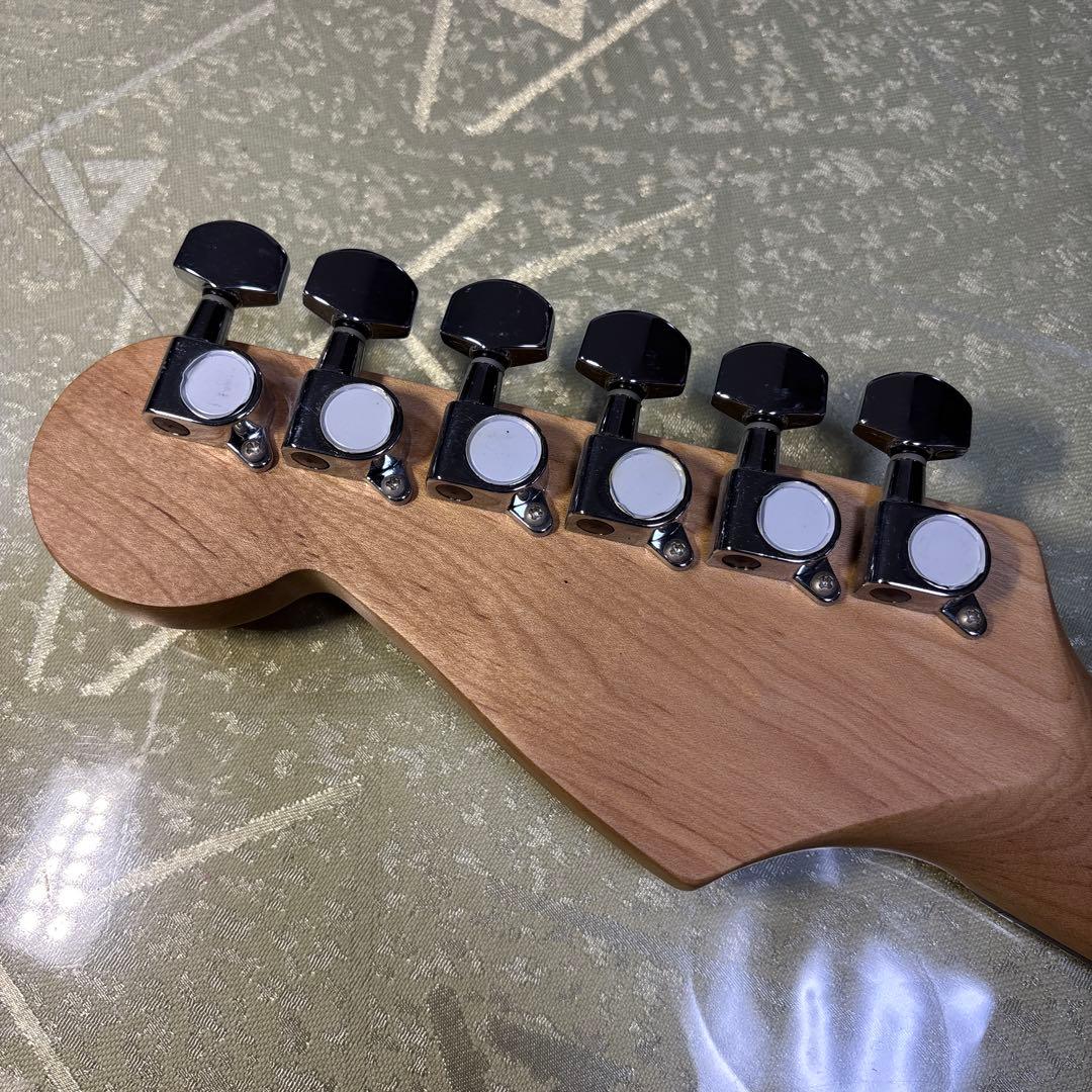 Mavis ストラト　BUSKER'S ストラト(ネックを外して発送)