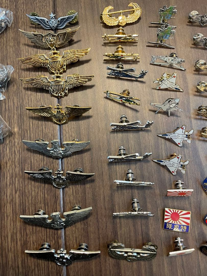 自衛隊　特攻隊　ピンバッジ　徽章　各種58点