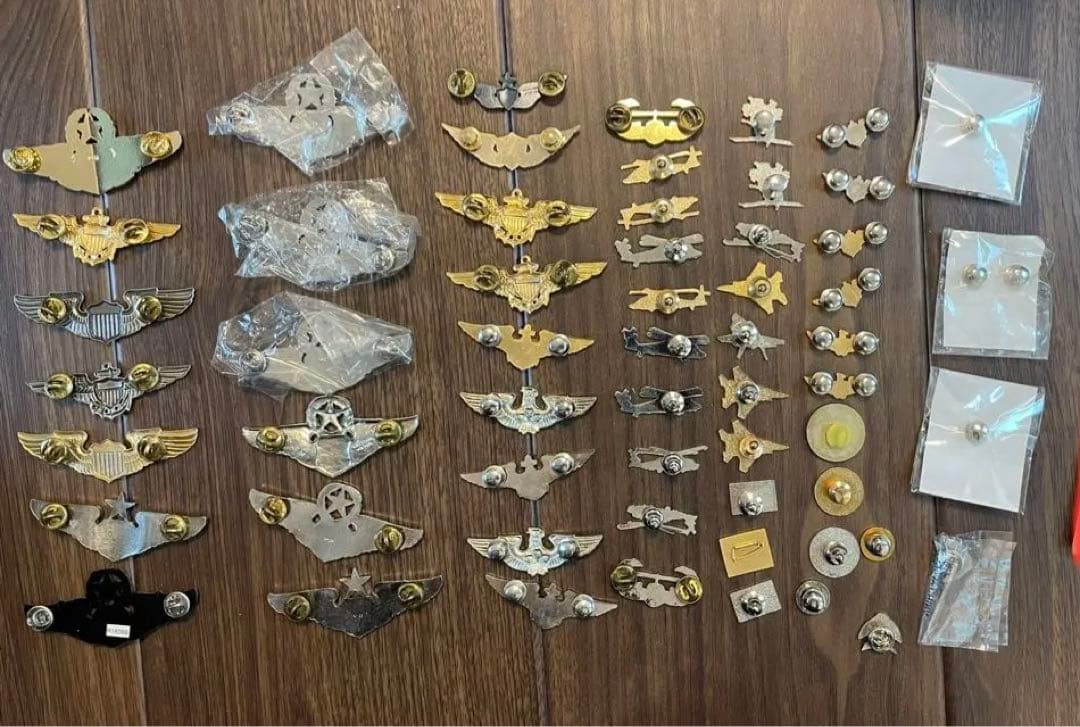 自衛隊　特攻隊　ピンバッジ　徽章　各種58点