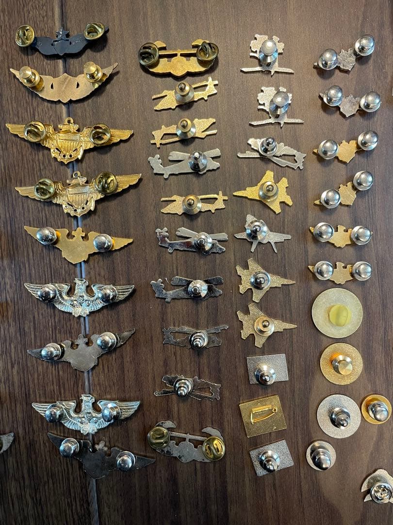 自衛隊　特攻隊　ピンバッジ　徽章　各種58点