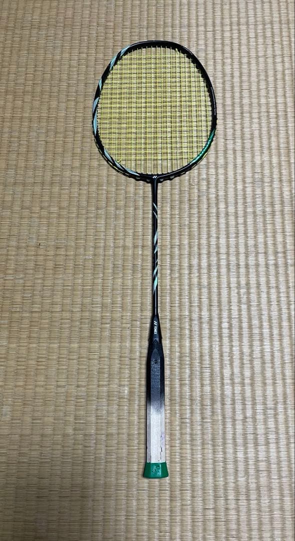 YONEX バドミントンラケット 専用ケース付き