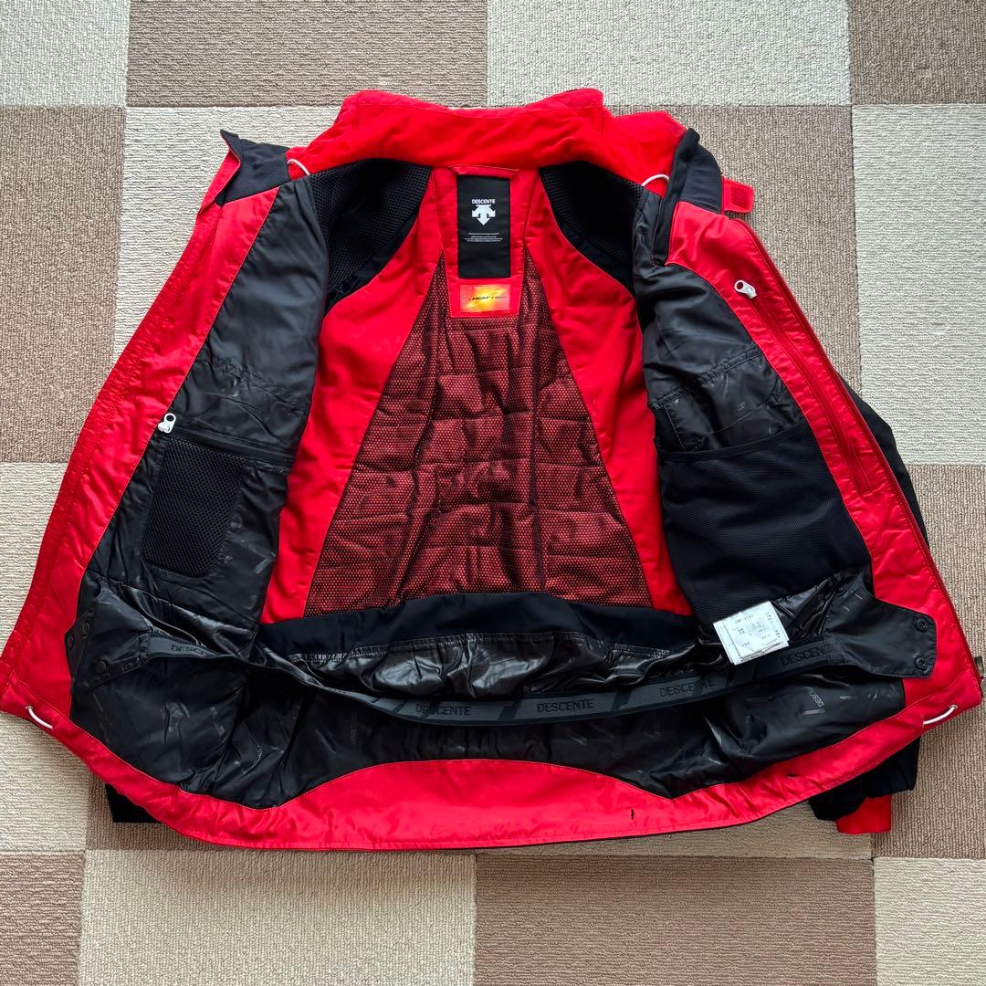 ニャン太郎【美品】DESCENTE スキーウェア上下セット L Move