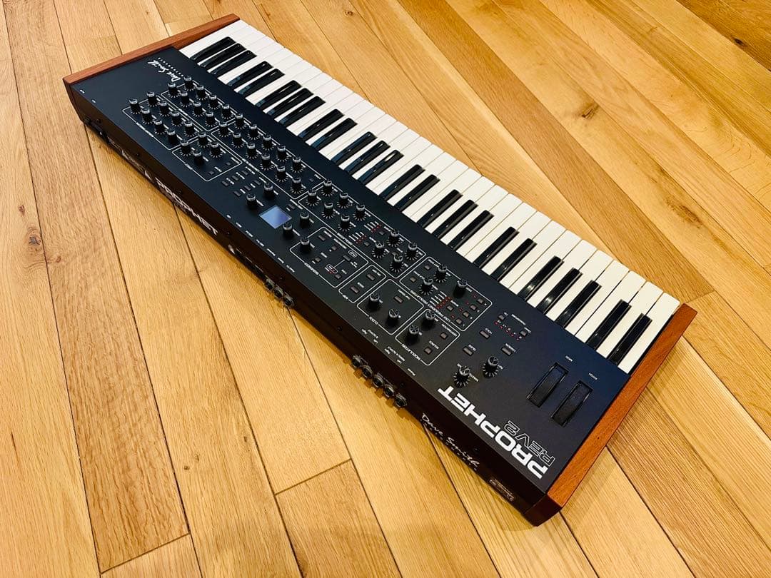 Dave Smith Instruments PROPHET REV2 8ボイス