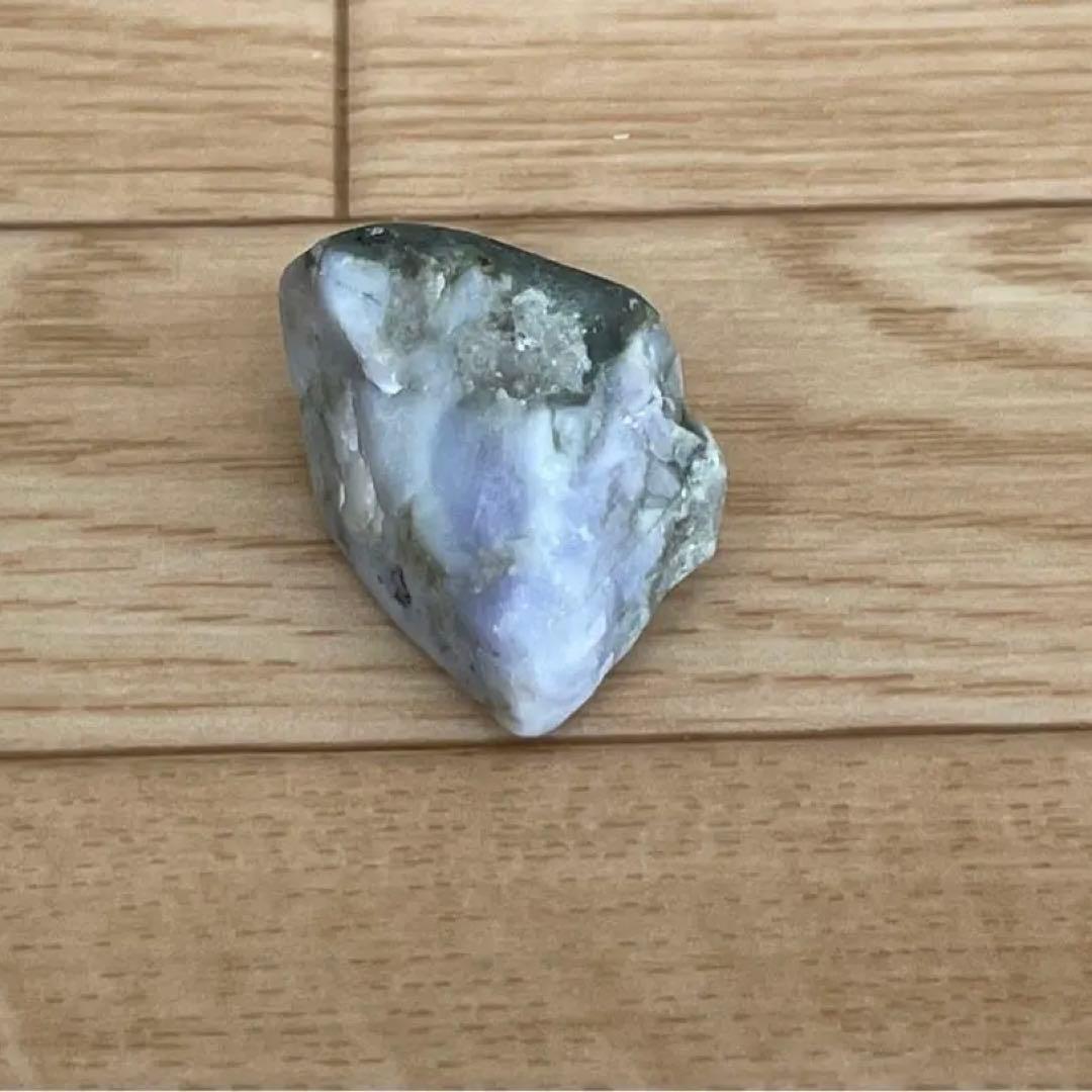 糸魚川　ラベンダー　蛇紋岩付き　翡翠原石