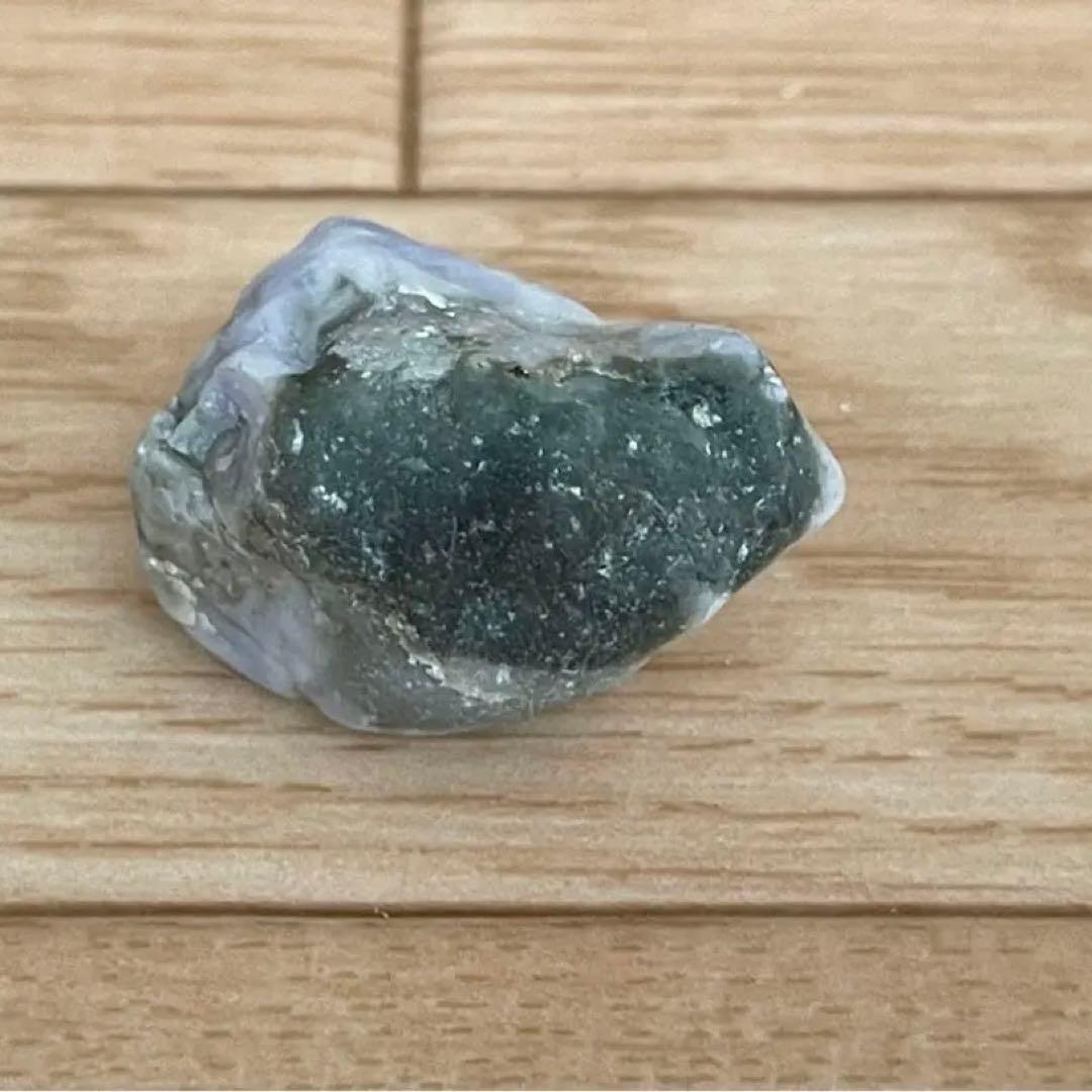 糸魚川　ラベンダー　蛇紋岩付き　翡翠原石