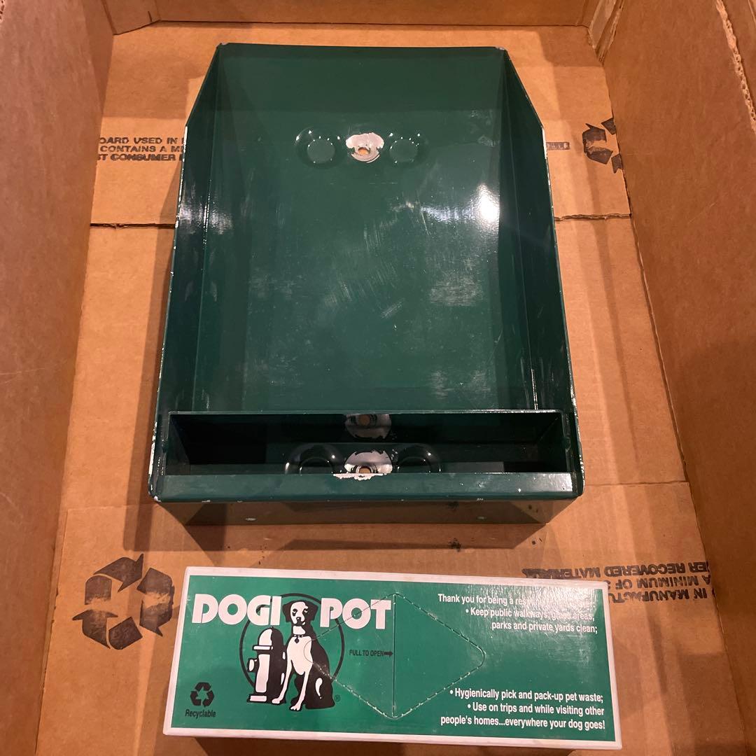 犬用散歩袋ディスペンサー　DOGI POT （1994年製）1