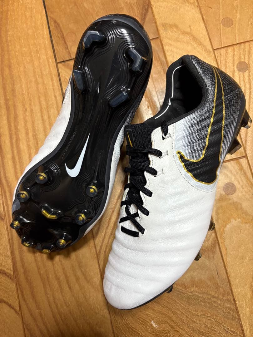 新品　激レア　廃盤　ナイキ　ティエンポ レジェンド 7 エリート FG 25.5