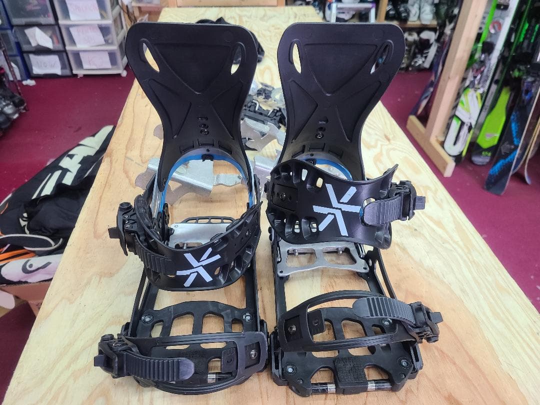 スノーボード L KARAKORAM NOMAD 2023 + CRAMPONS