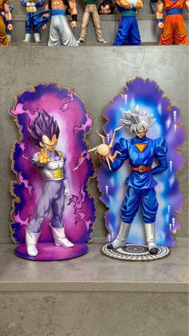 ドラゴンボール ベジータフィギュア紫台座付き