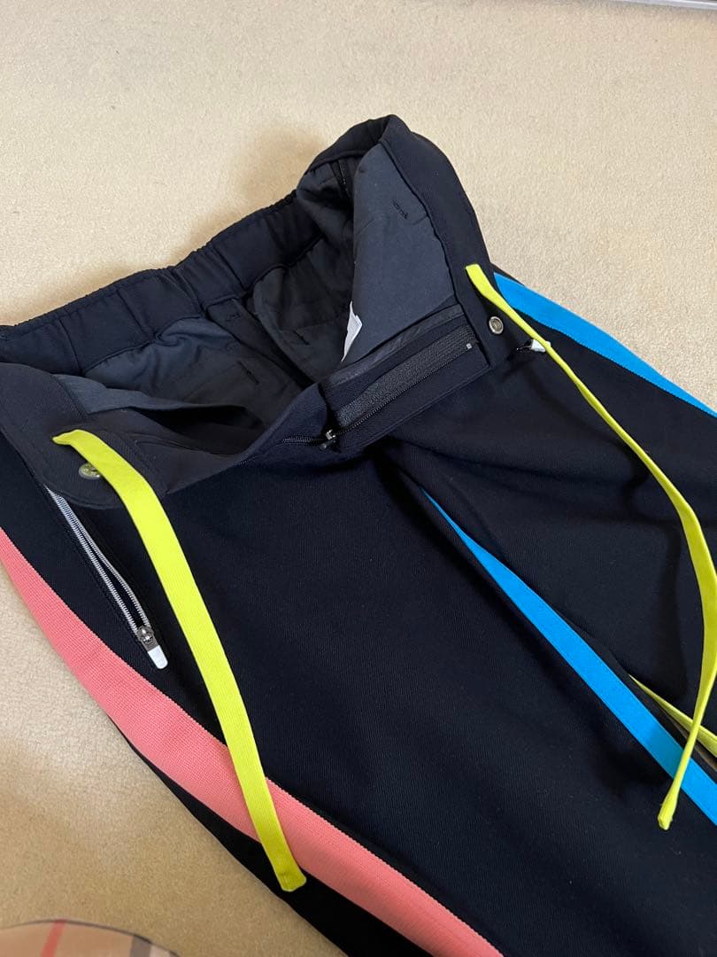 December May アシンメトリーラインパンツ