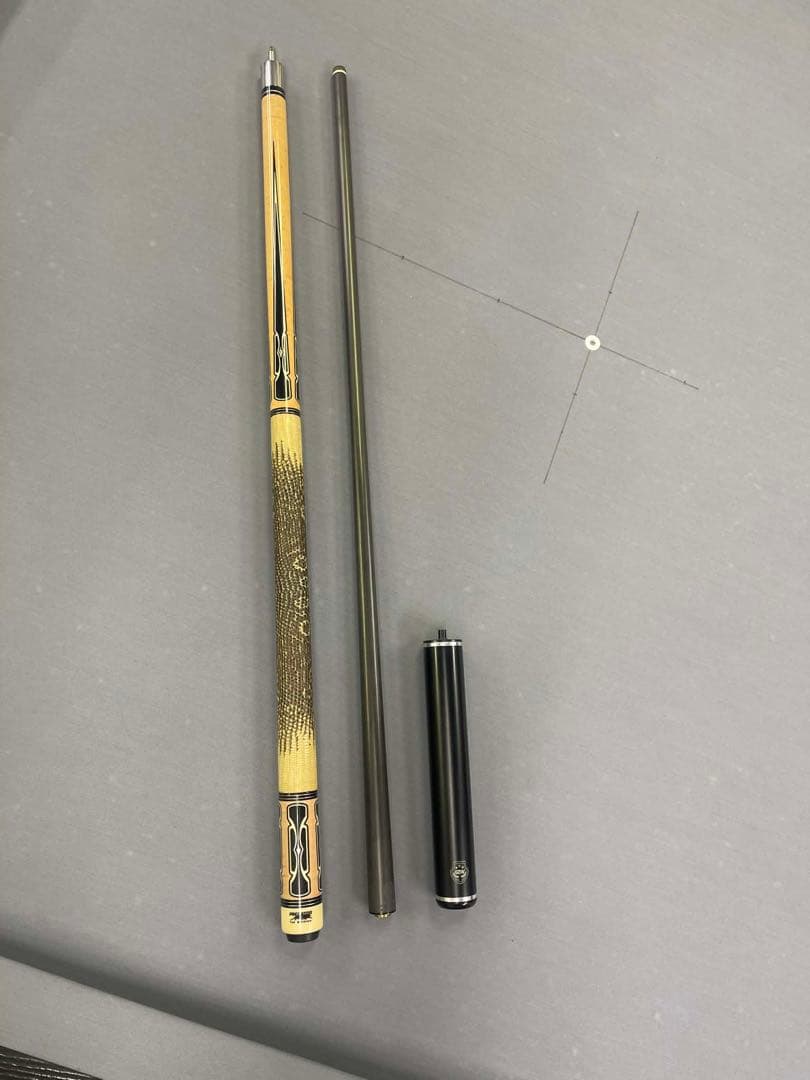 PREDATOR 1st Edition ビリヤードキュー 5K